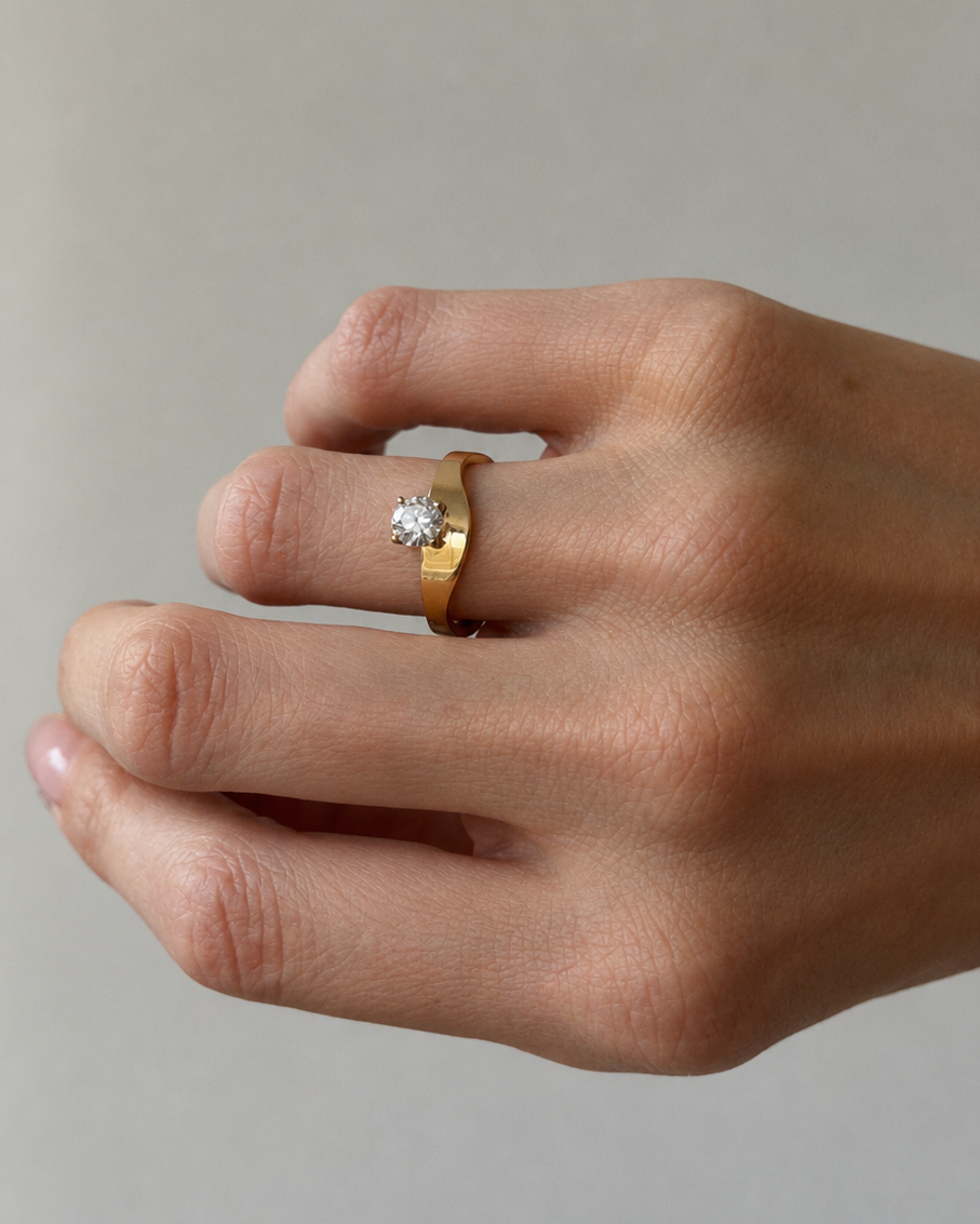 Via briliant ring
