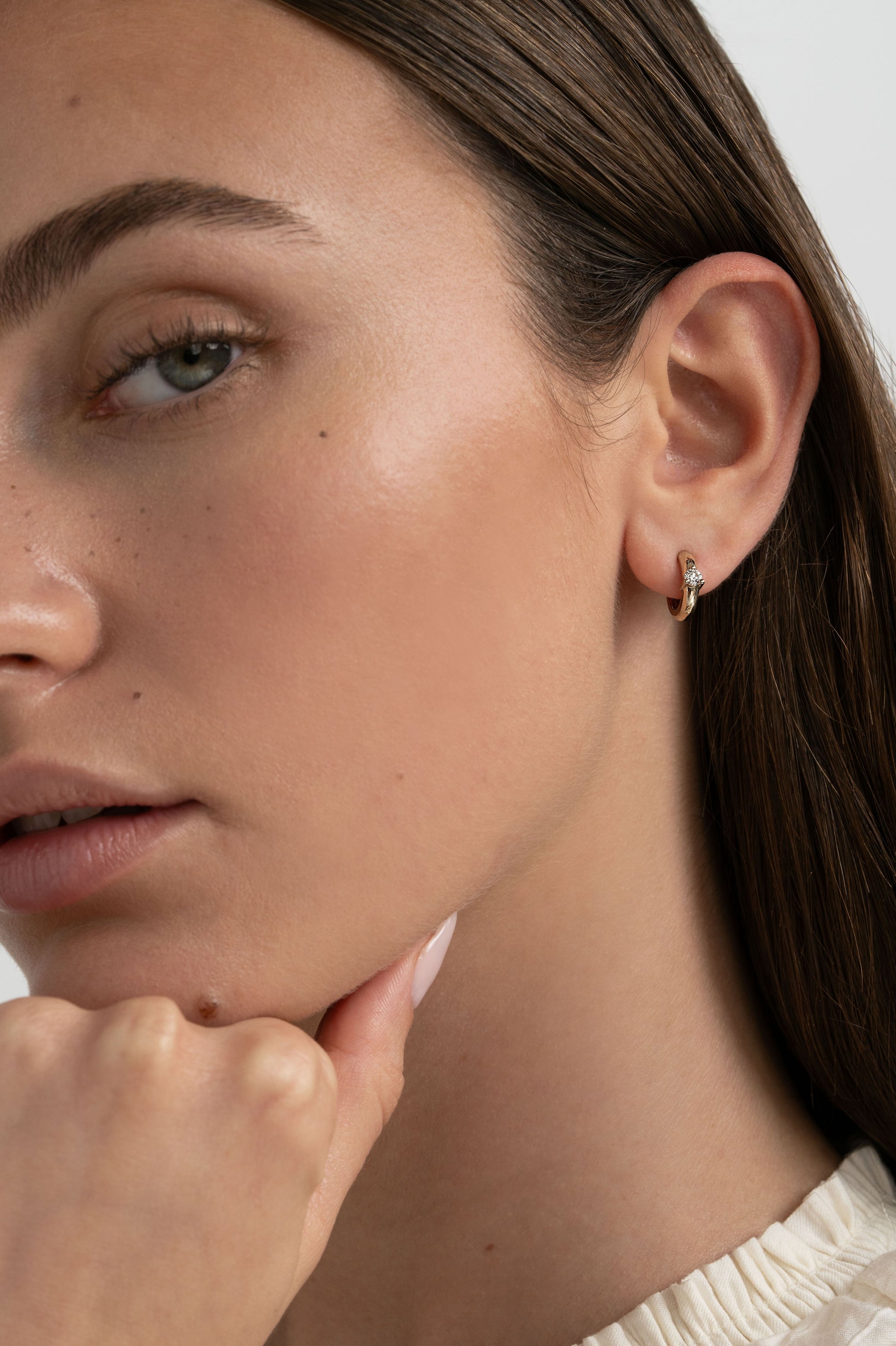 EAR Diamond Hugs