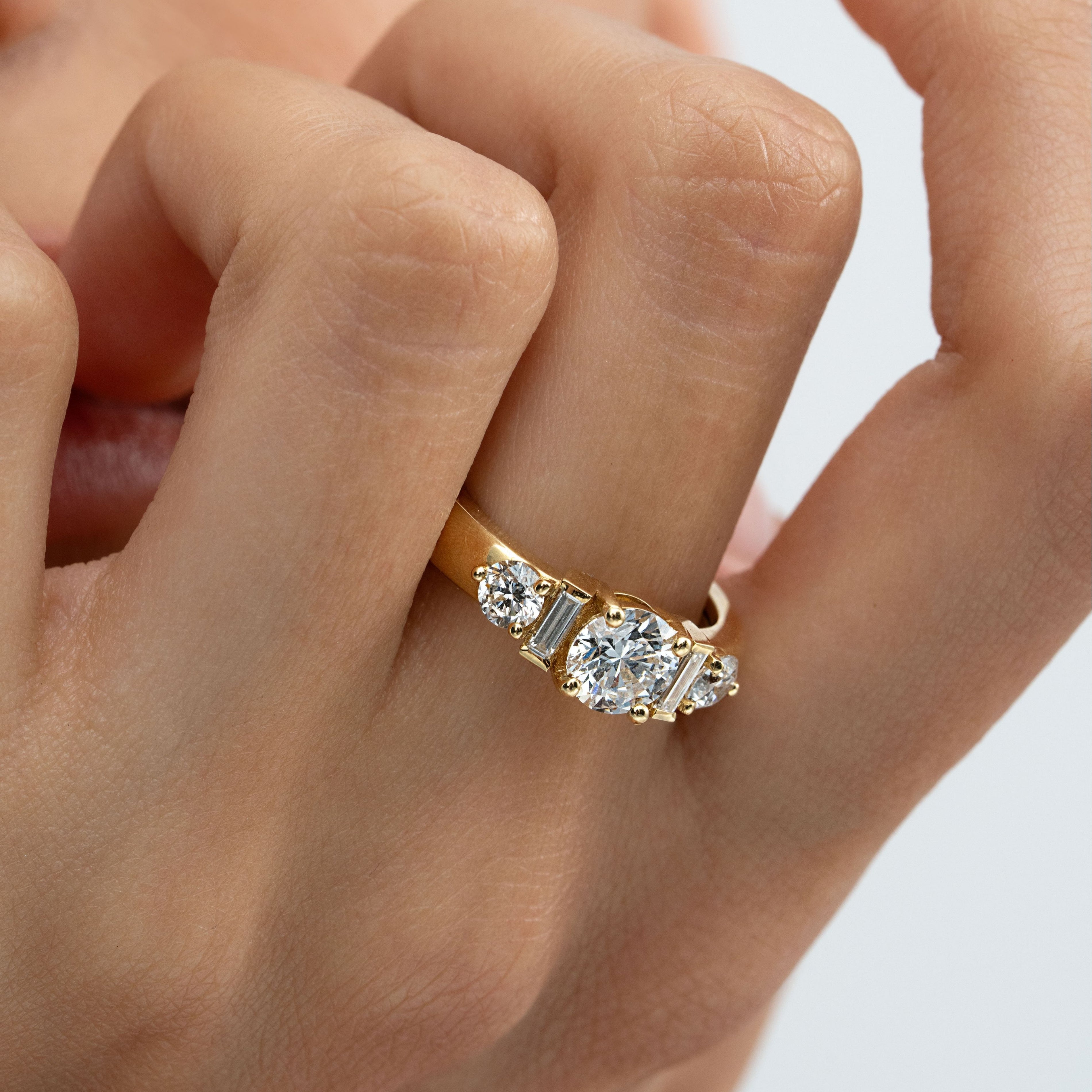 Bombay - Roundtwist 1.02 Carat | Sample Sale