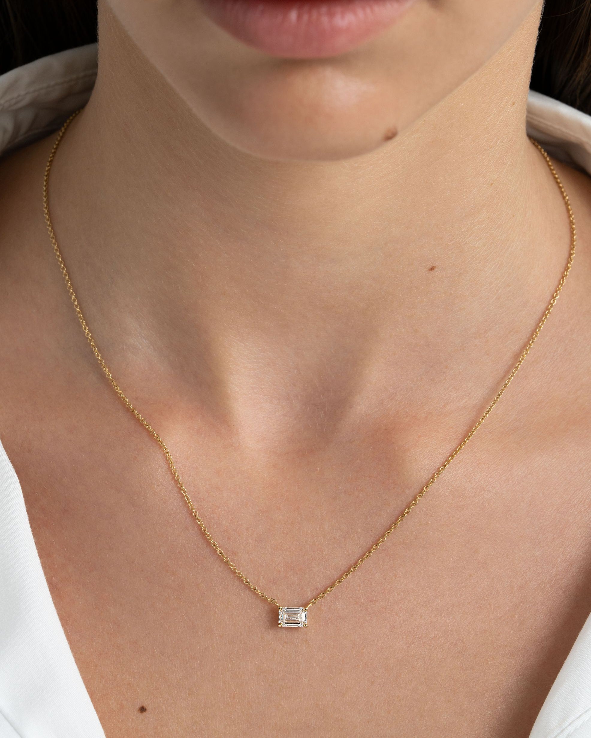 Emerald diamond necklace