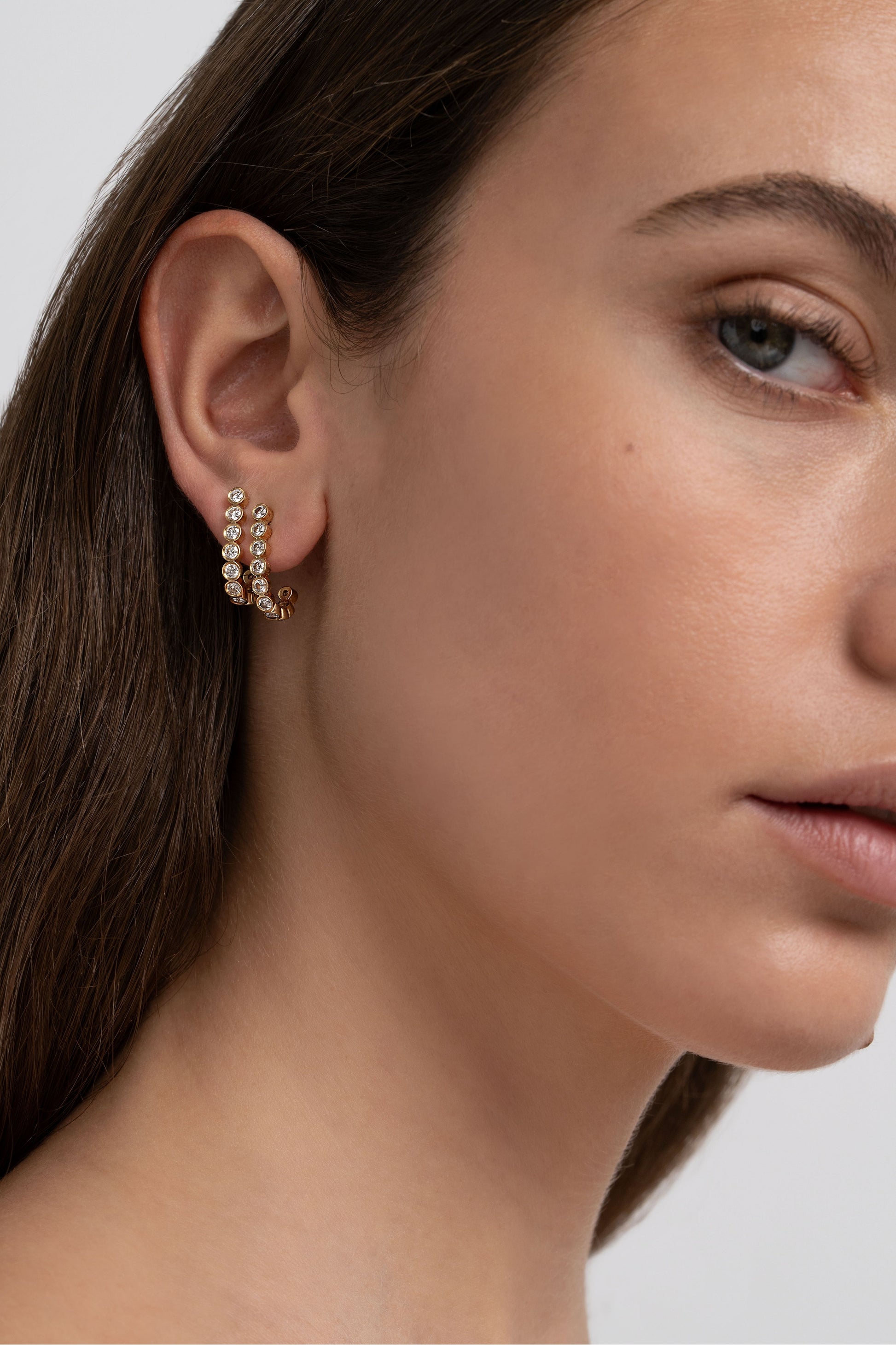 Row of Diamond Bubbles - On Ears