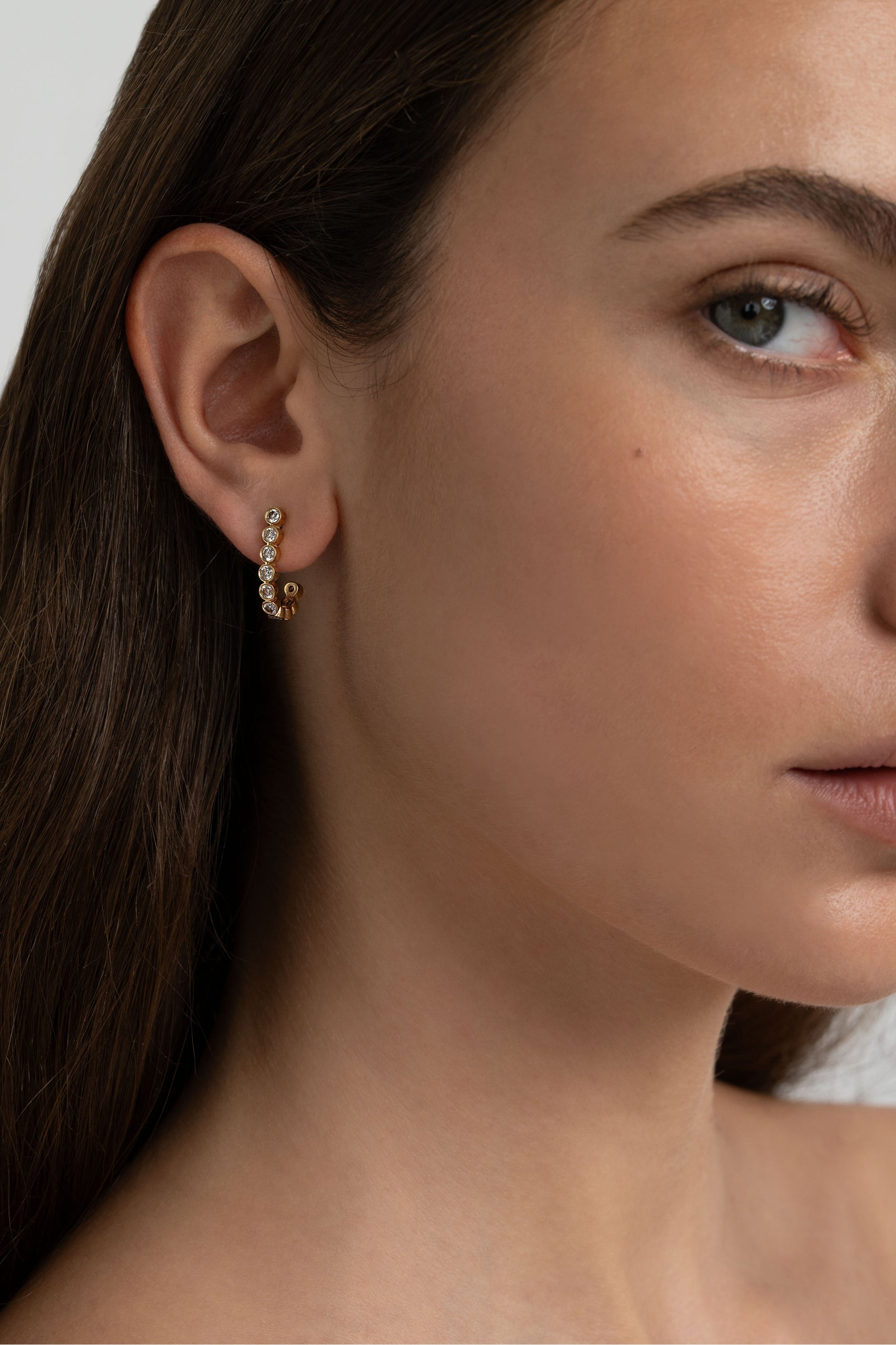 Row of Diamond Bubbles - On Ears