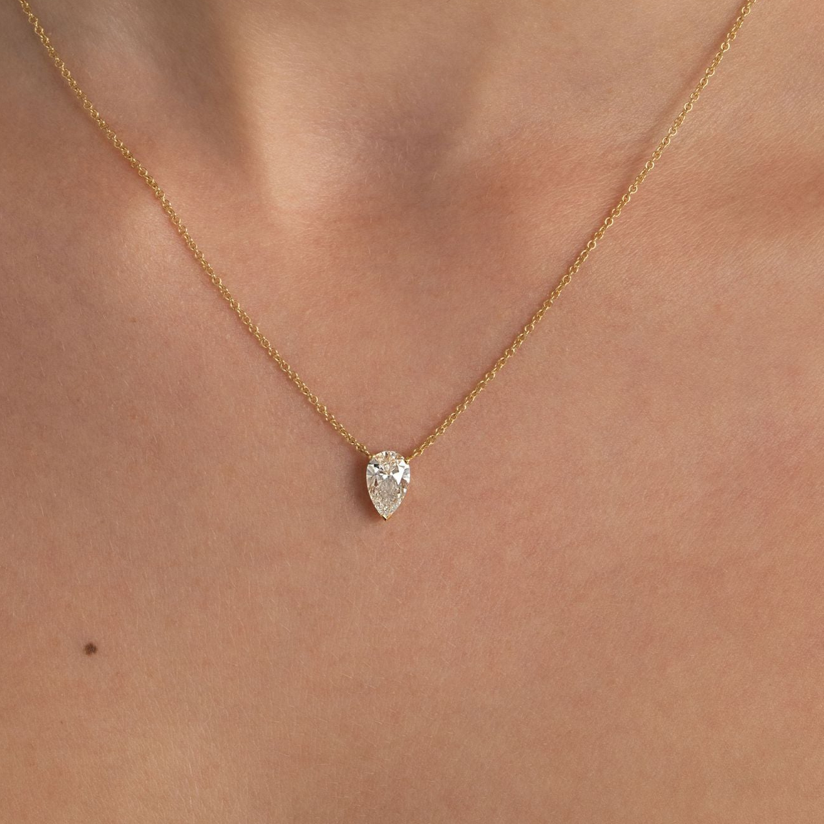 Pear diamond necklace
