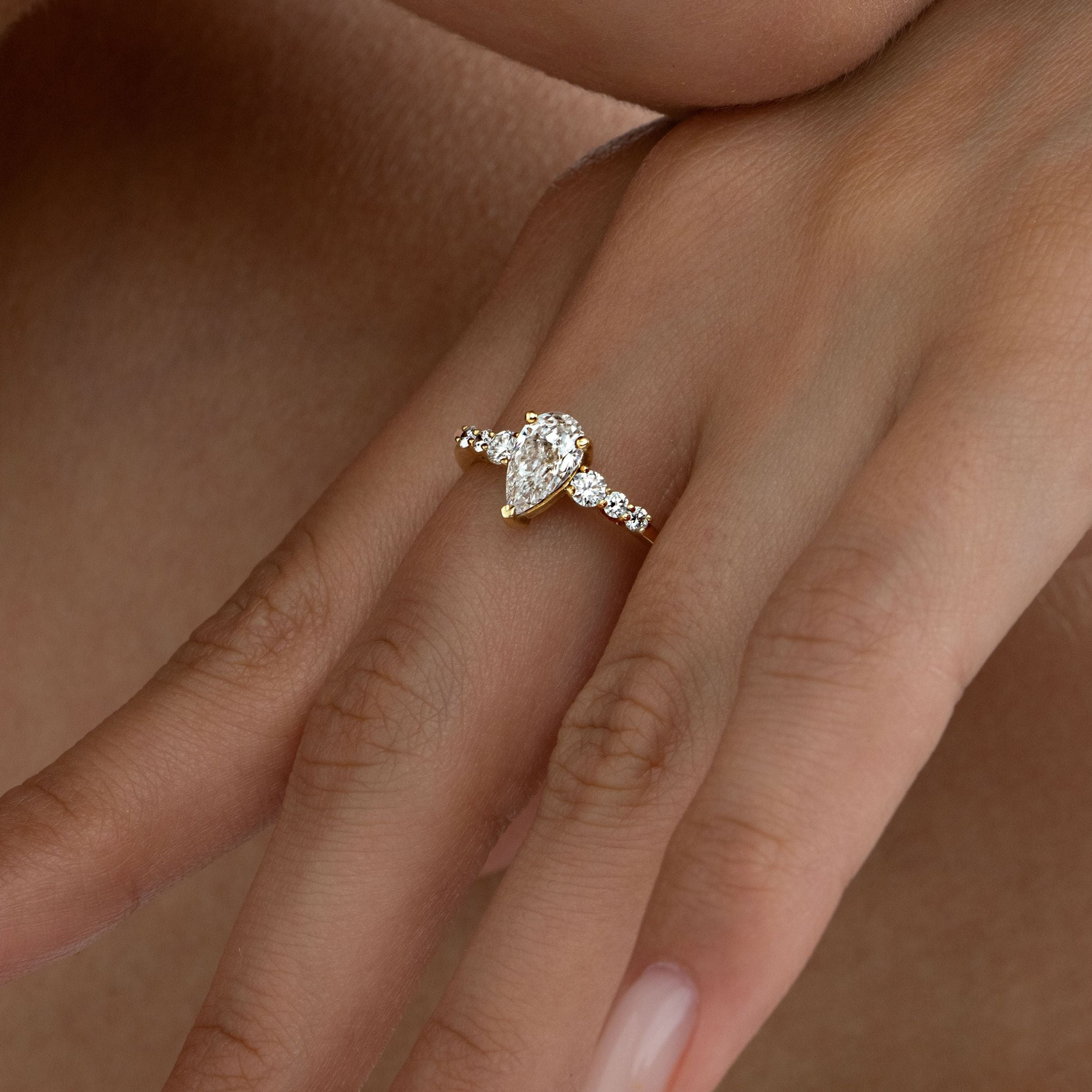 Pear Shaped Diamond Edge