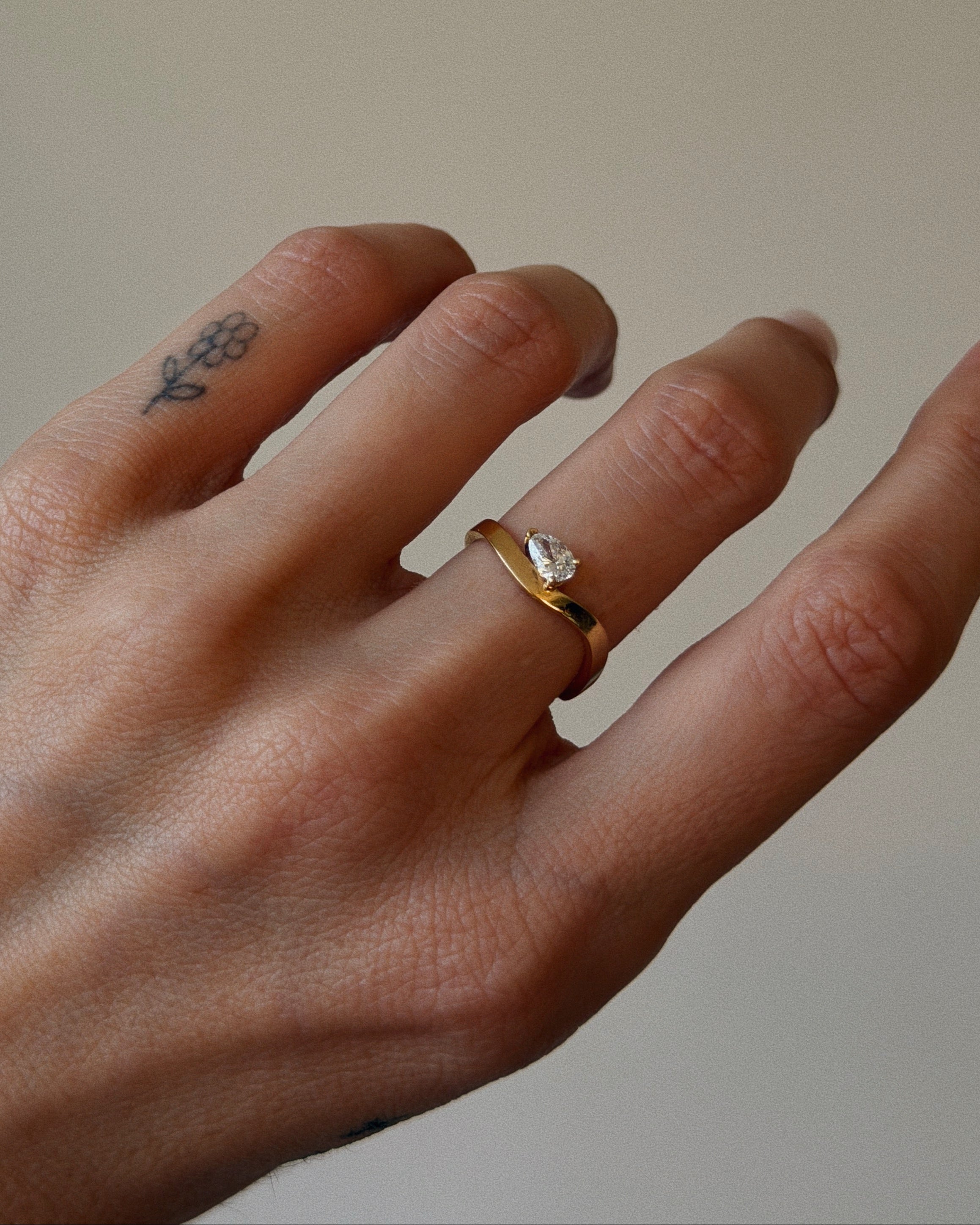 Via pear ring