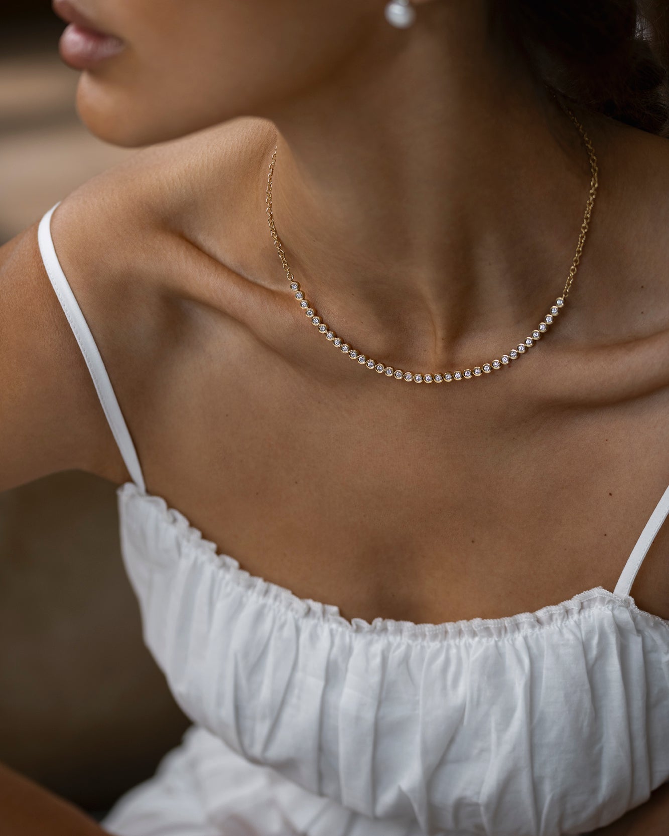 A neck piece line of bubbles