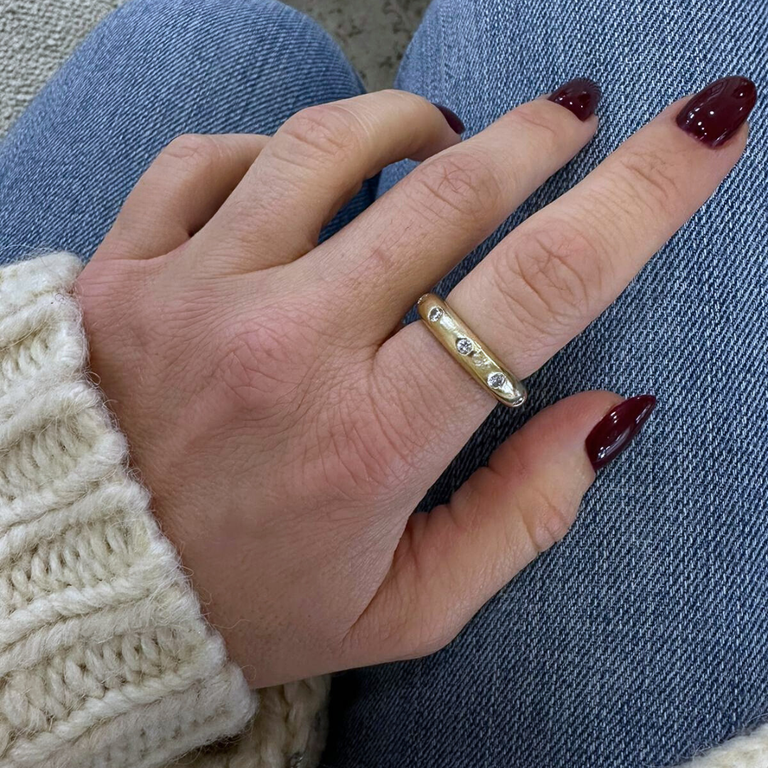 Diamonds Floating In Circle