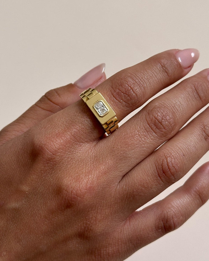 Signature ring