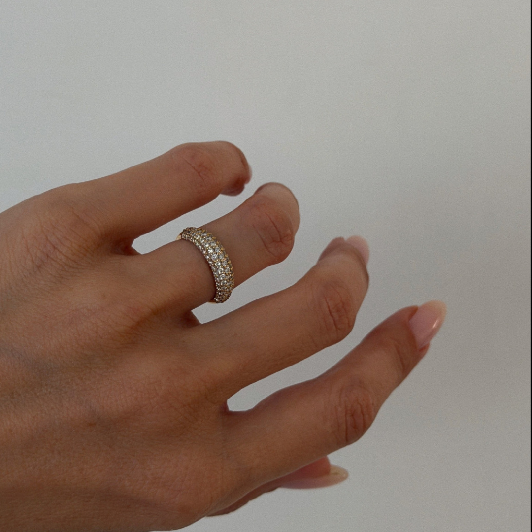 Duvet diamonds ring
