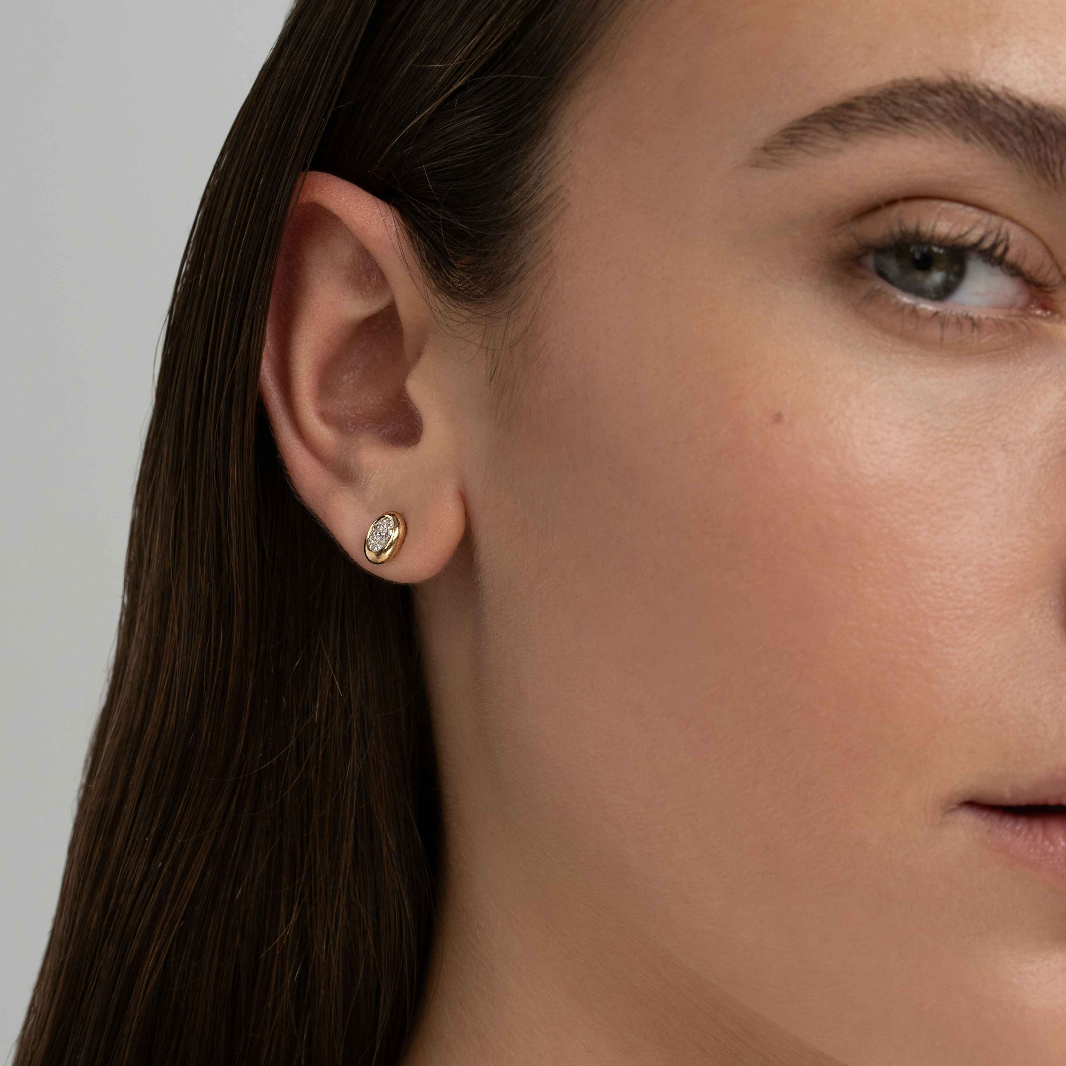 A wrap of oval studs