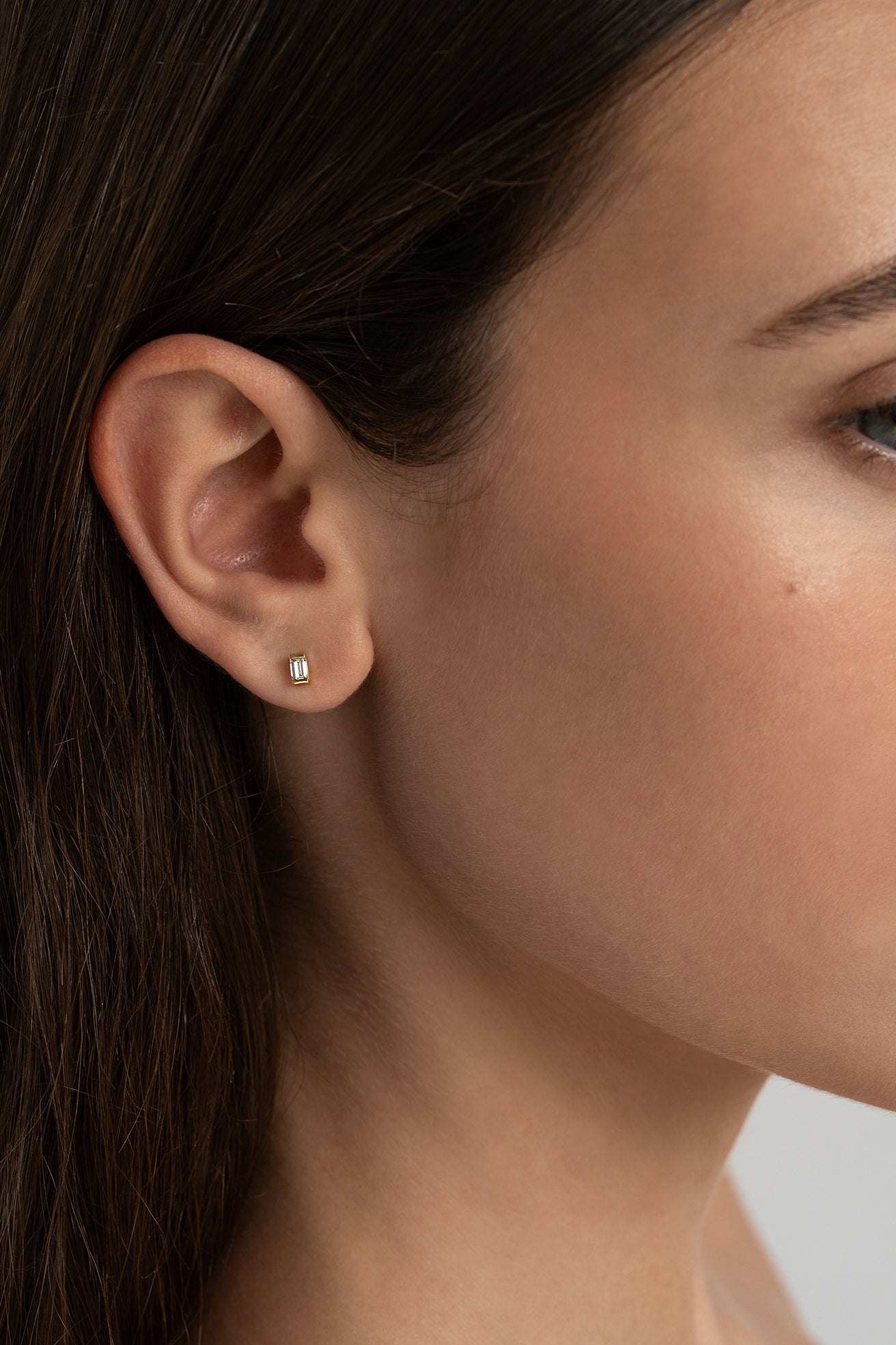 Baguette Stud 0.15 Carat - Single Earring | Sample Sale