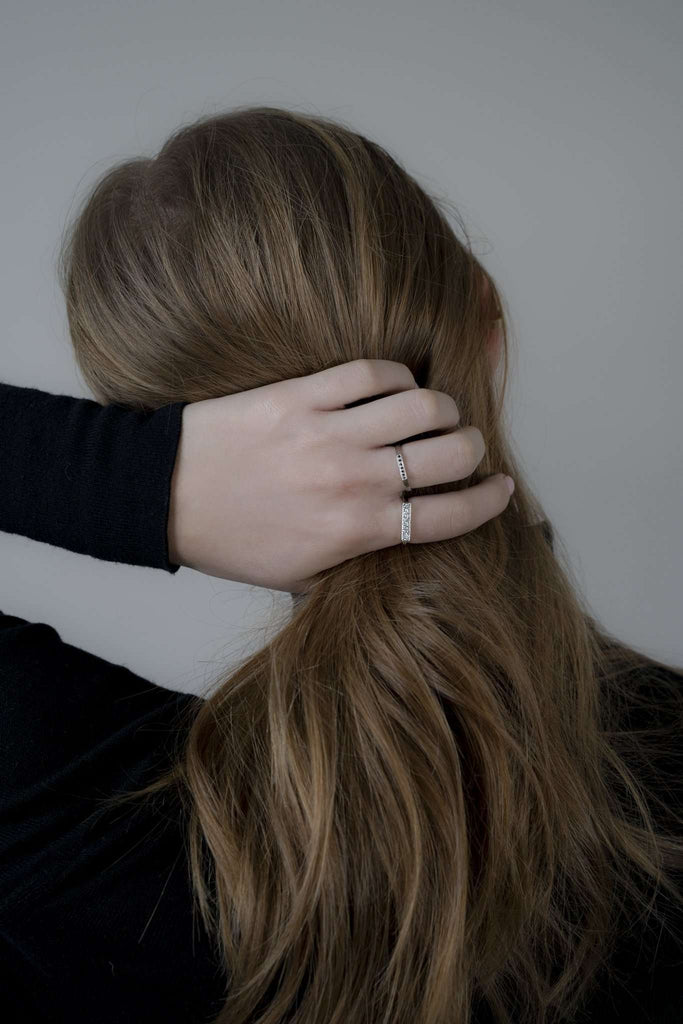 Small chic - Black ring - levnaro - לבאנארו