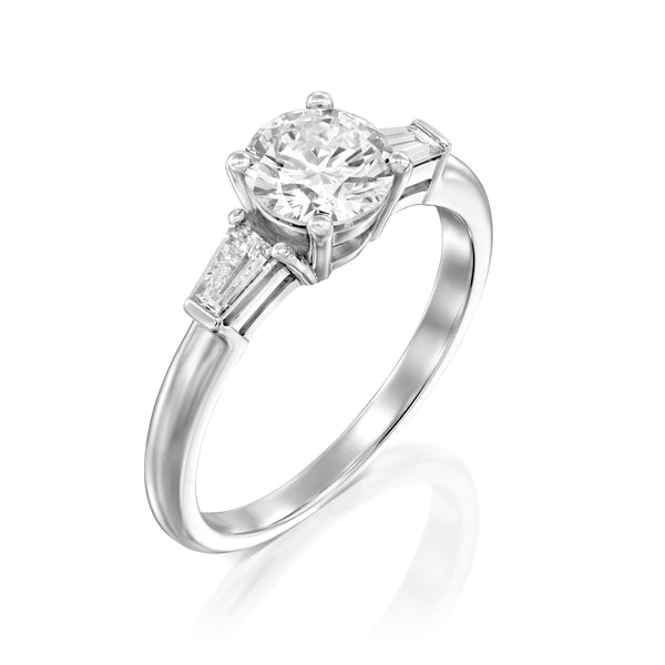 engagment white gold ring round diamond טבעת אירוסין משובצת יהלום עגול זהב לבן