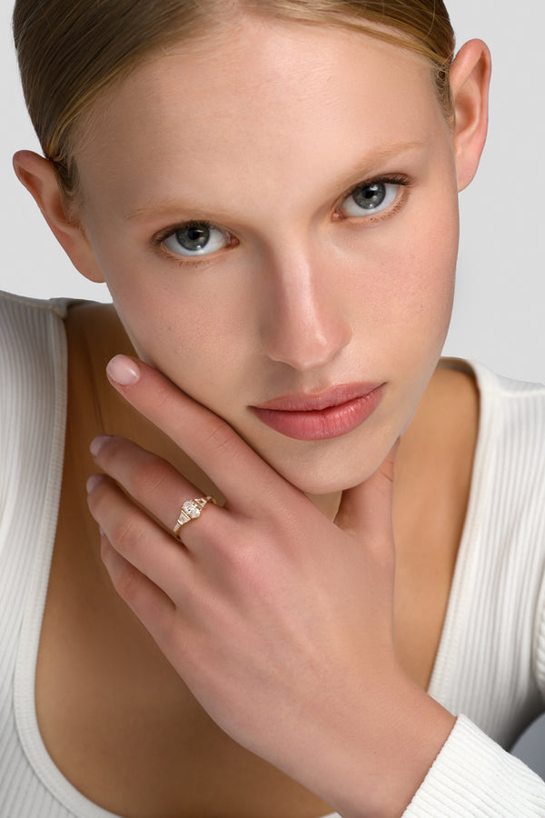 gold diamond ring luxary oval טבעת אובל משובצת יהלום יוקרתי זהב