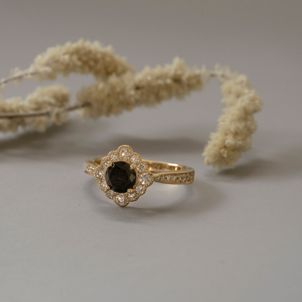 gold black diamond halo luxary ring טבעת יהלום שחור הילה זהב יוקרתית