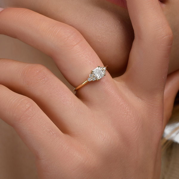 princess roundtable engagment diamond ring טבעת אירוסין יהלום פרינסס מרכזי מעוצב אישי